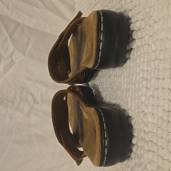 Clarks Brown Leather Open Toe Slip On Slide Sandals Womens Size 9 - Picture 6 of 8